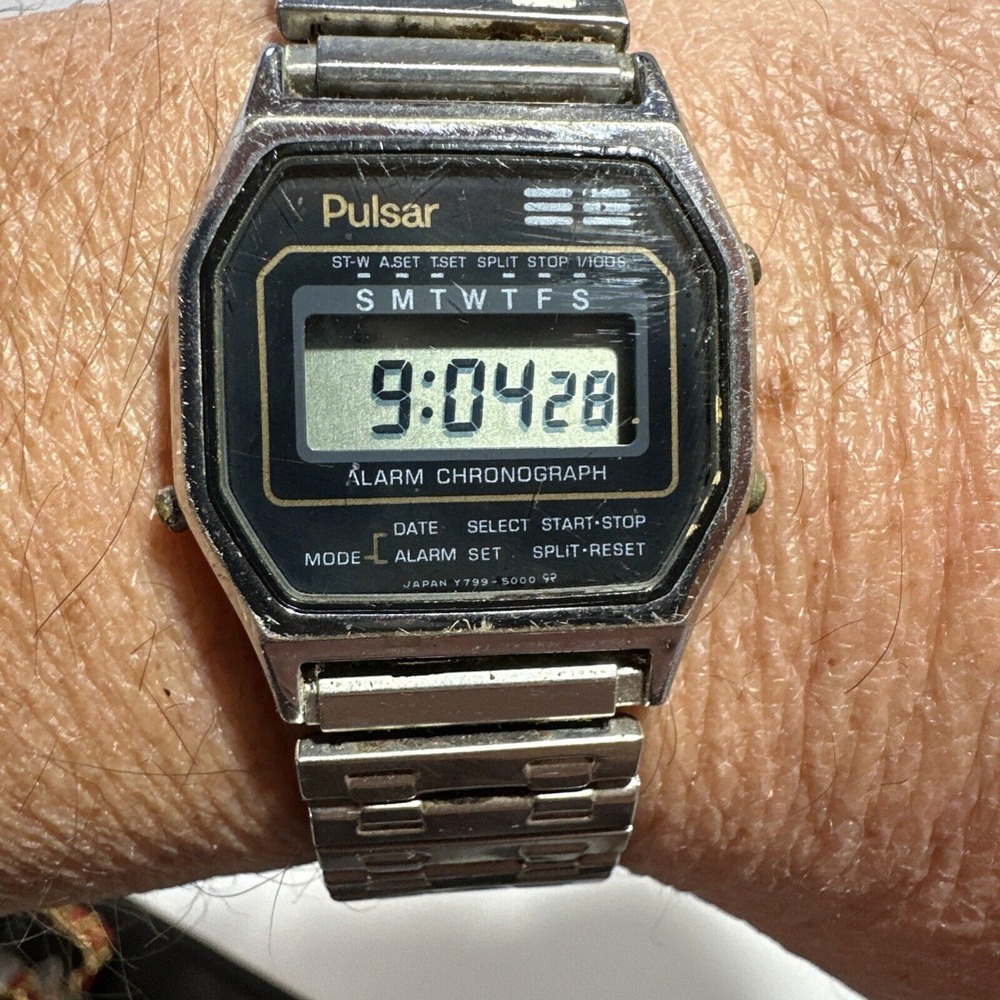 Vintage Pulsar‎ Quartz LC Digital Wrist Watch Y799-5009 Works Great  New Battery